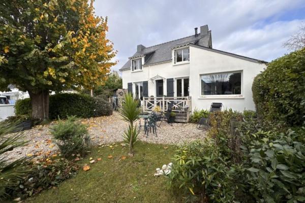 DAMGAN CENTRE : tout à pieds à 150m de la mer