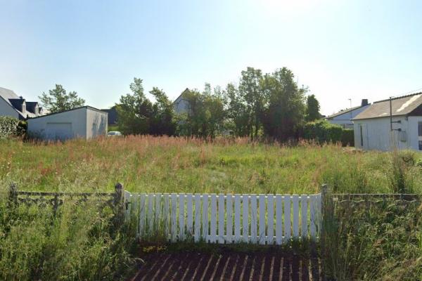 Exceptionnel à Kervoyal : Grand terrain à bâtir à pied de l?