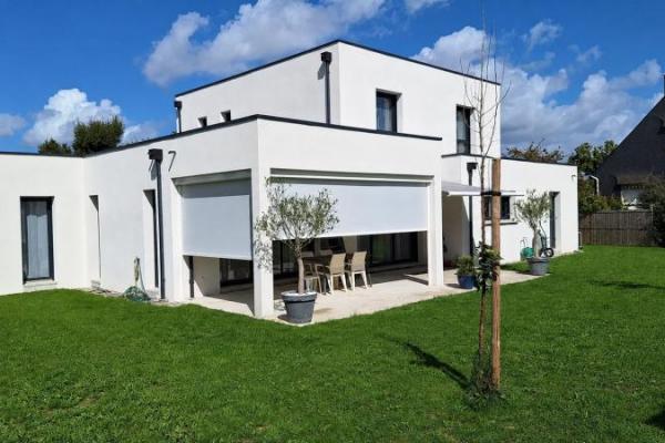SURZUR : maison clé en main, lumineuse et performante