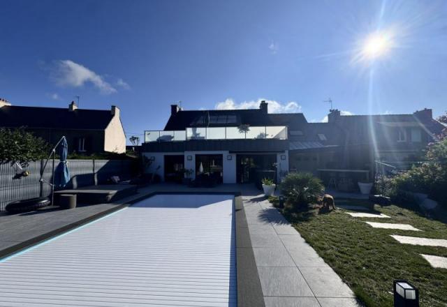 Maison d'exception avec piscine à deux pas du port de Pénerf