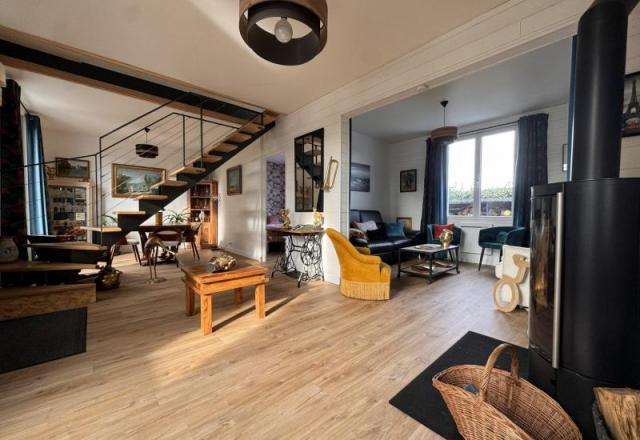 DAMGAN CENTRE : tout à pieds à 150m de la mer