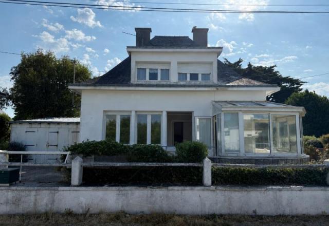 Maison à rénover avec vue mer à 50 m de la plage