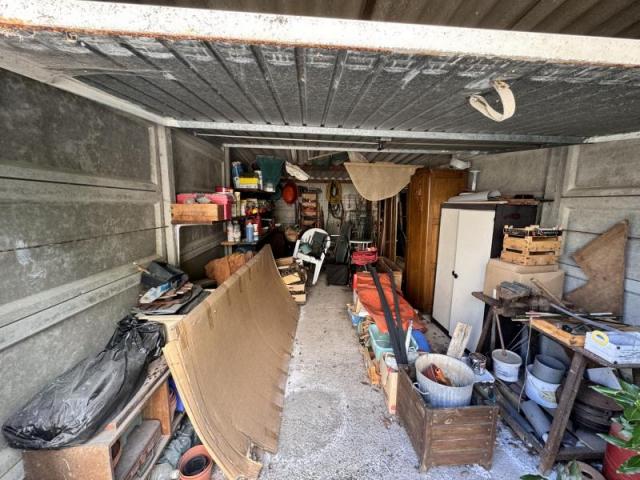DAMGAN CENTRE : Maison néo-bretonne avec garages et proche mer