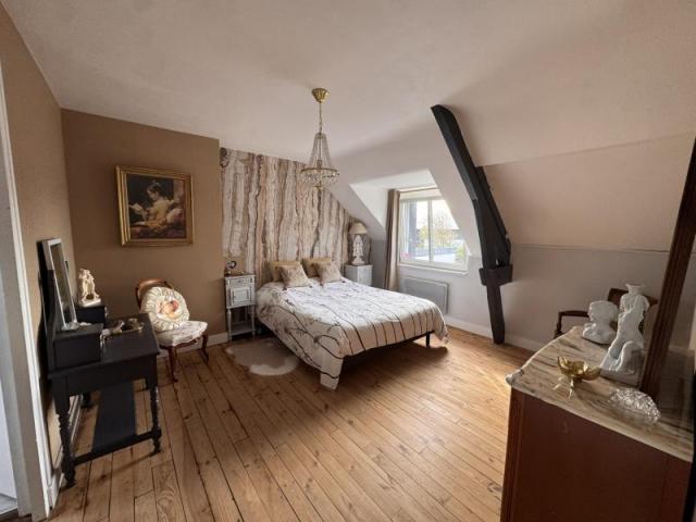 DAMGAN CENTRE : tout à pieds à 150m de la mer