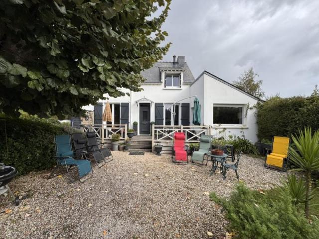 DAMGAN CENTRE : tout à pieds à 150m de la mer