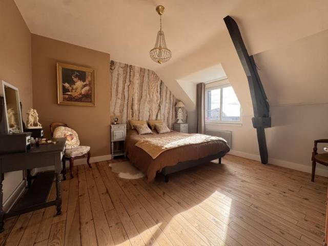 DAMGAN CENTRE : tout à pieds à 150m de la mer