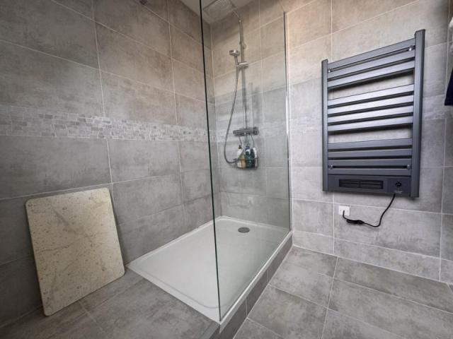 DAMGAN CENTRE : tout à pieds à 150m de la mer