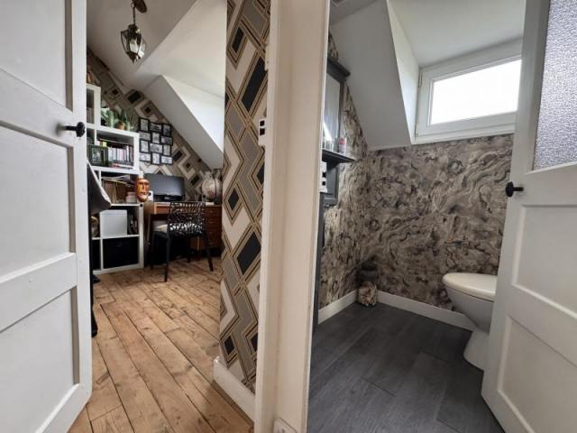 DAMGAN CENTRE : tout à pieds à 150m de la mer