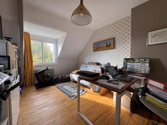 DAMGAN CENTRE : tout à pieds à 150m de la mer