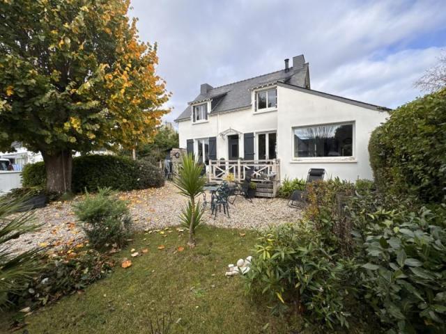 DAMGAN CENTRE : tout à pieds à 150m de la mer