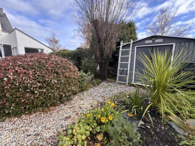 DAMGAN CENTRE : tout à pieds à 150m de la mer