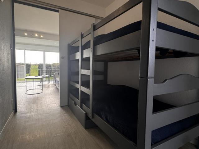 DAMGAN – T2 refait à neuf, mer à pied