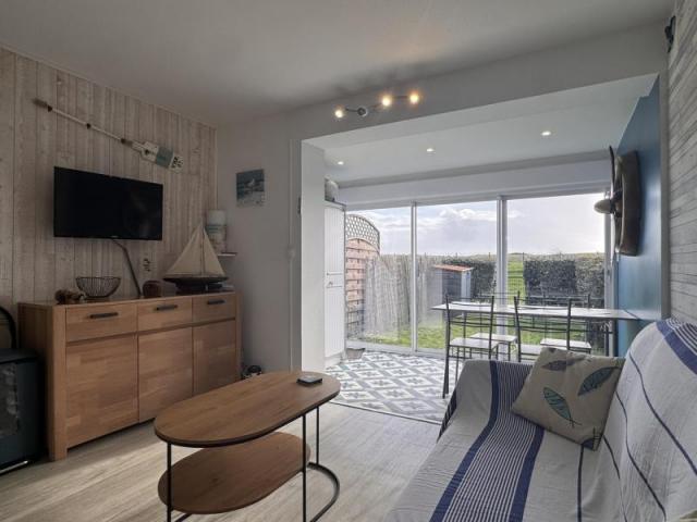 DAMGAN – T2 refait à neuf, mer à pied