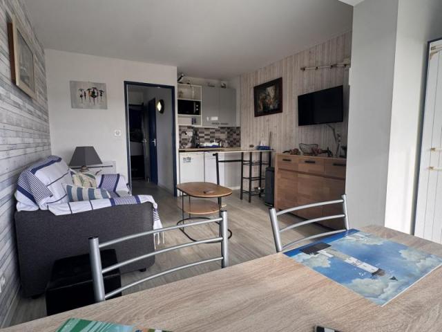 DAMGAN – T2 refait à neuf, mer à pied