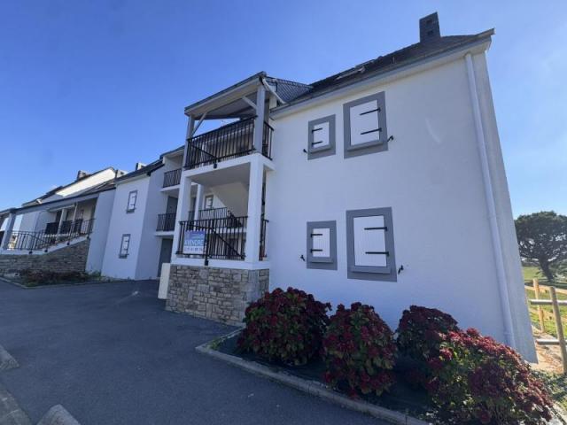 DAMGAN – T2 refait à neuf, mer à pied