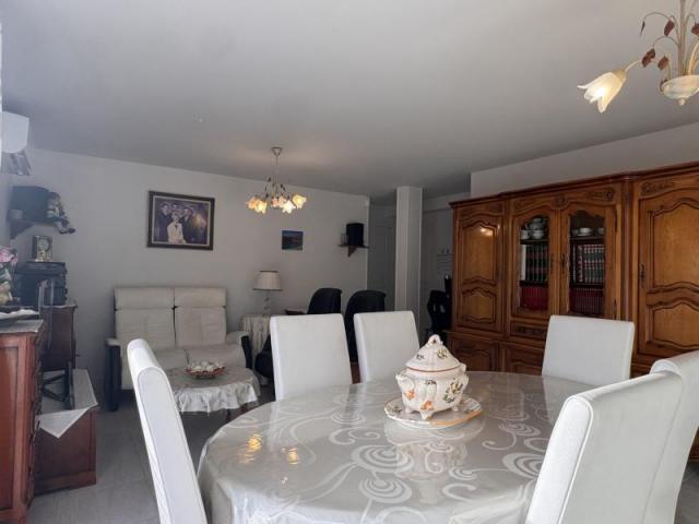 Vivre à DAMGAN centre : T4 avec garage, cave et jardin