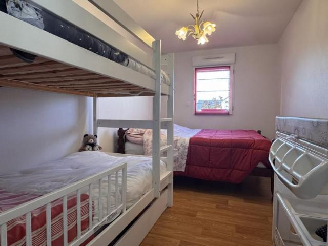 Vivre à DAMGAN centre : T4 avec garage, cave et jardin