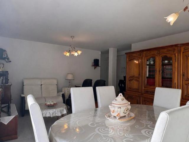 Vivre à DAMGAN centre : T4 avec garage, cave et jardin