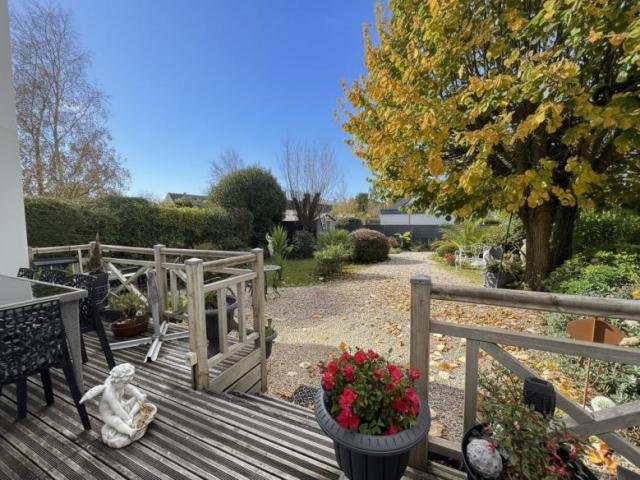 DAMGAN CENTRE : tout à pieds à 150m de la mer