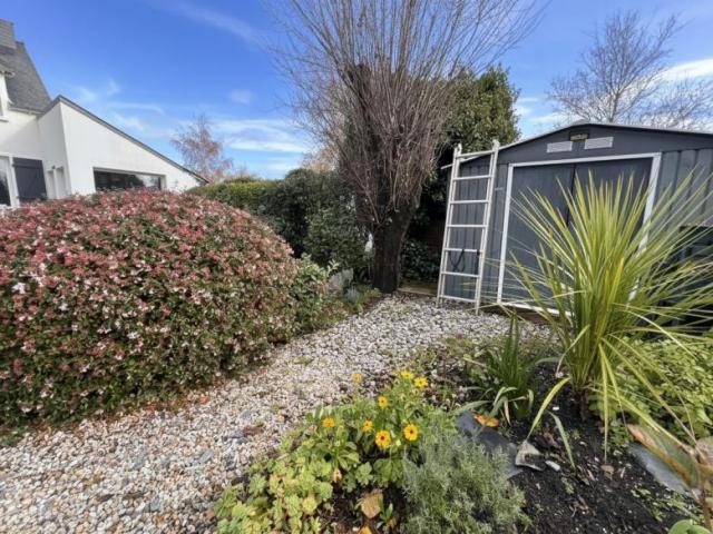 DAMGAN CENTRE : tout à pieds à 150m de la mer