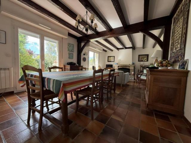 Maison pleine de charme avec beaux volumes très proche mer