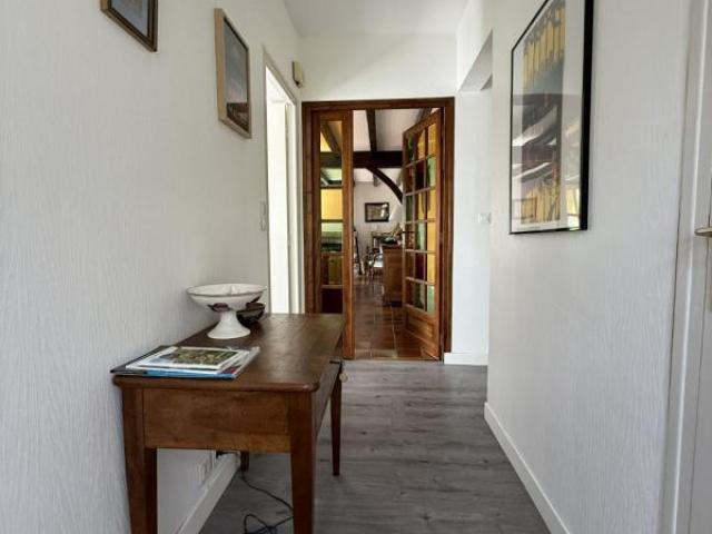Maison pleine de charme avec beaux volumes très proche mer