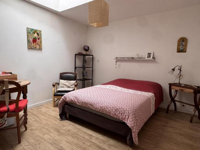 AMBON : Maison plain pied + local