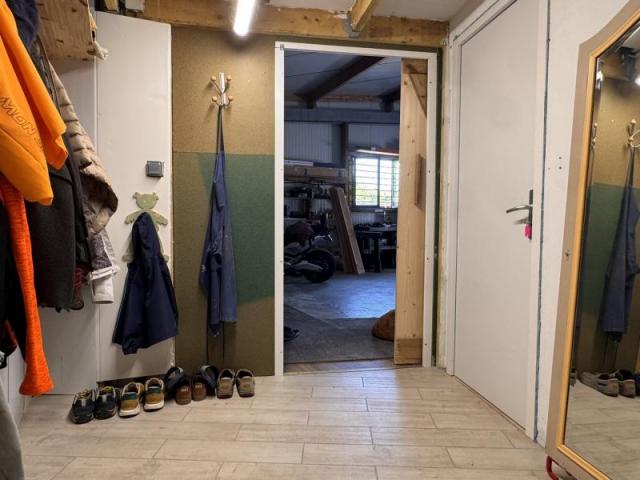 AMBON : Maison plain pied + local