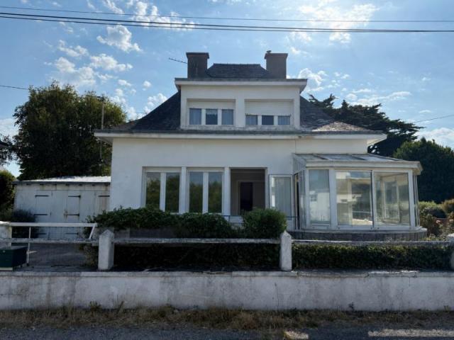 Maison à rénover avec vue mer à 50 m de la plage