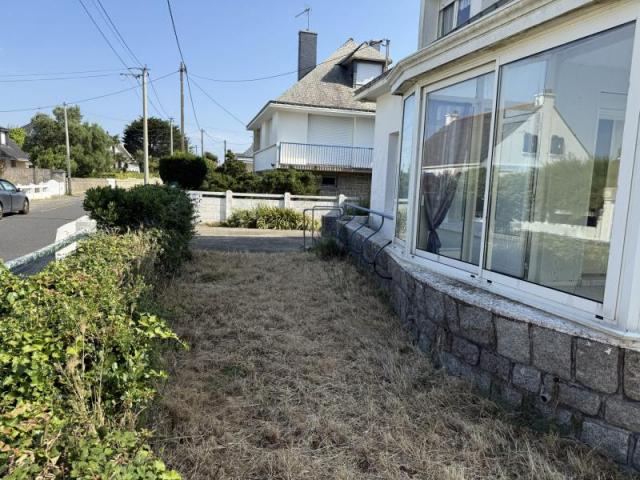 Maison à rénover avec vue mer à 50 m de la plage