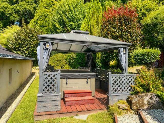 Longère de caractère rénovée - Jardin paysagé d'exception ?