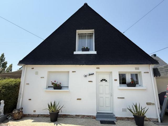 DAMGAN : Une maison unique avec jacuzzi à 250 m du littoral