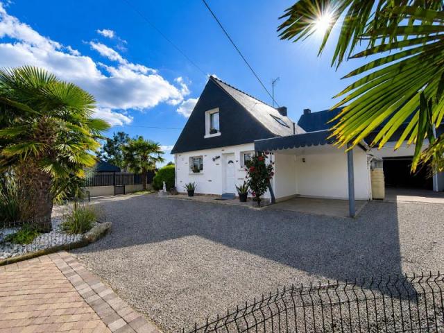 DAMGAN : Une maison unique avec jacuzzi à 250 m du littoral
