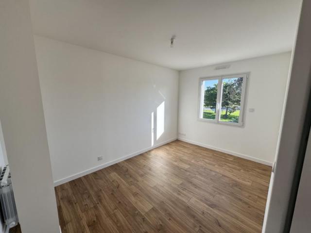 Damgan : T3 62m2 ENTIÈREMENT RÉNOVÉ AVEC TERRASSE 30m2 PROCH